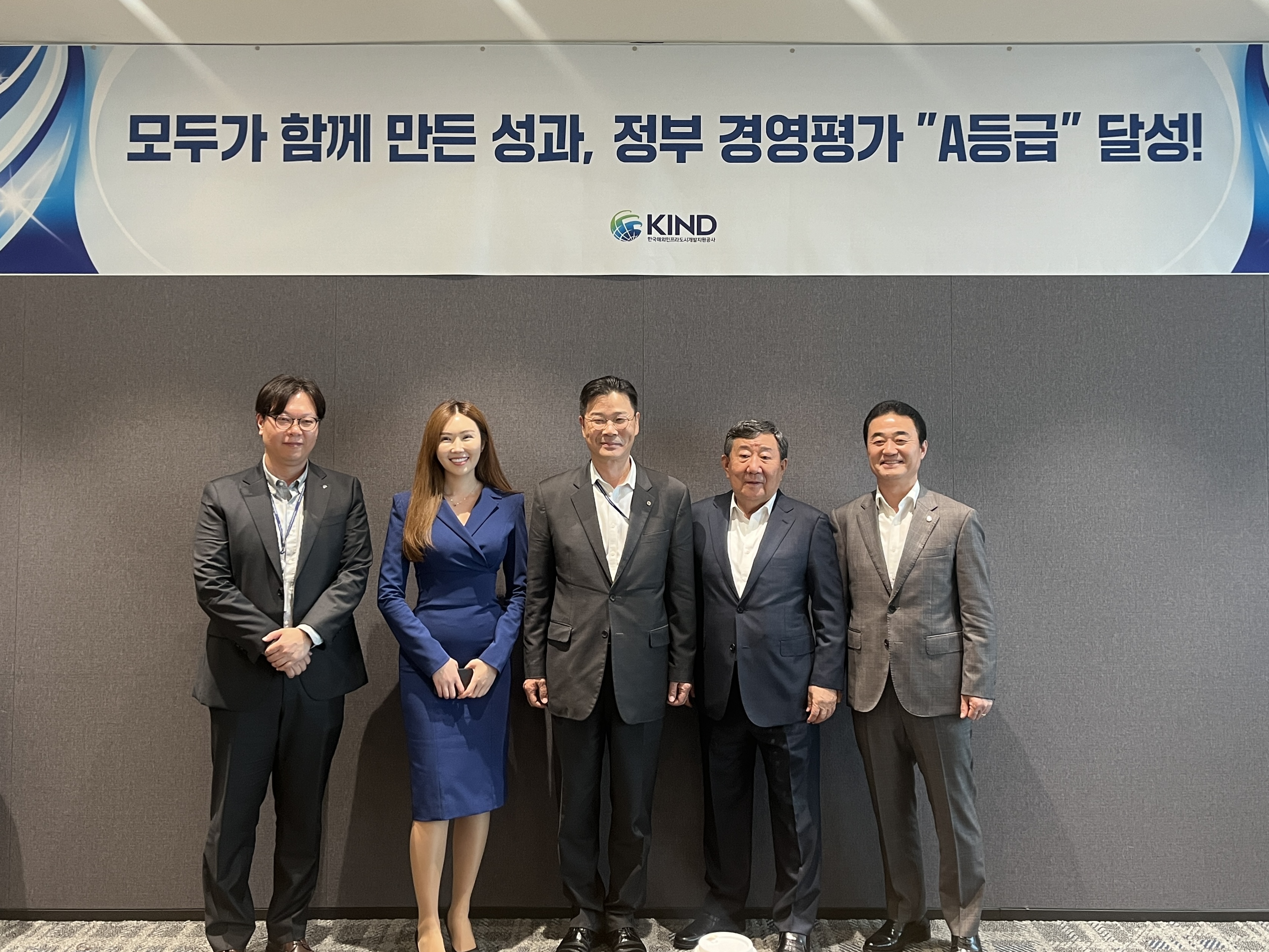 붙임3. 카자흐스탄 카스피안 그룹 공사 방문 기념사진_2.jpg