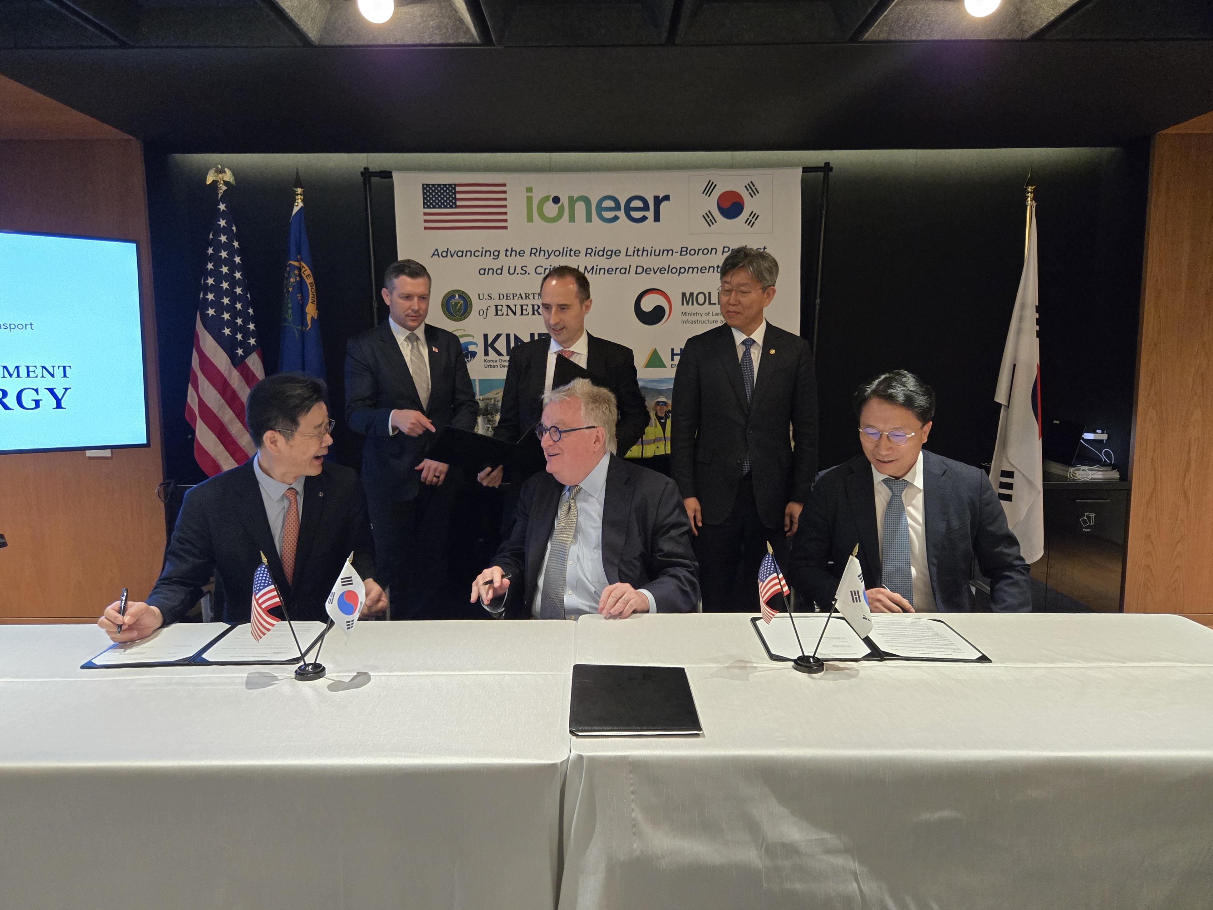 KIND-Ioneer MOU  체결식_2.jpg